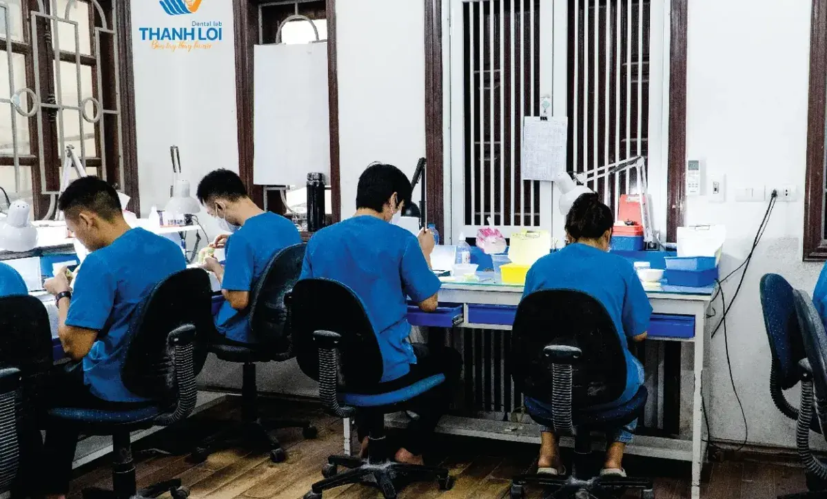 Xưởng đắp sứ của Thành Lợi tại Đống Đa, Hà Nội